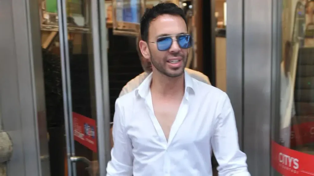 Berksan dolandırılma hikayesini esprili bir dille anlattı