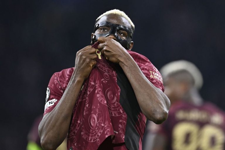 Galatasaray, Osimhen transferinin maliyetini ticari gelirlerle karşıladı