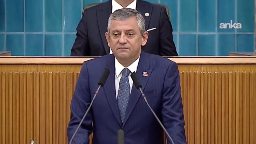 Özgür Özel grup toplantısı yaptı, CHP’de ‘Hain Kemal’ sloganları atıldı