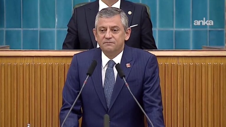 Özgür Özel grup toplantısı yaptı, CHP’de ‘Hain Kemal’ sloganları atıldı